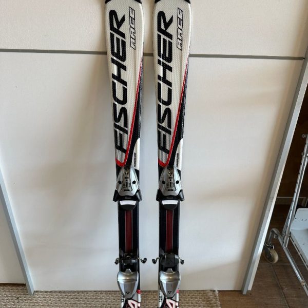 Fischer Race RC4 120cm carving síléc