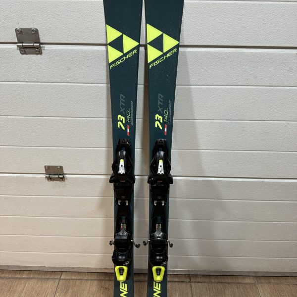 Fischer RC One 73 XTR 140cm carving síléc grip walk