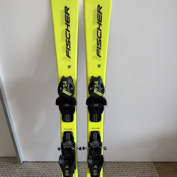 Fischer RC4 Race 90cm gyermek carving síléc