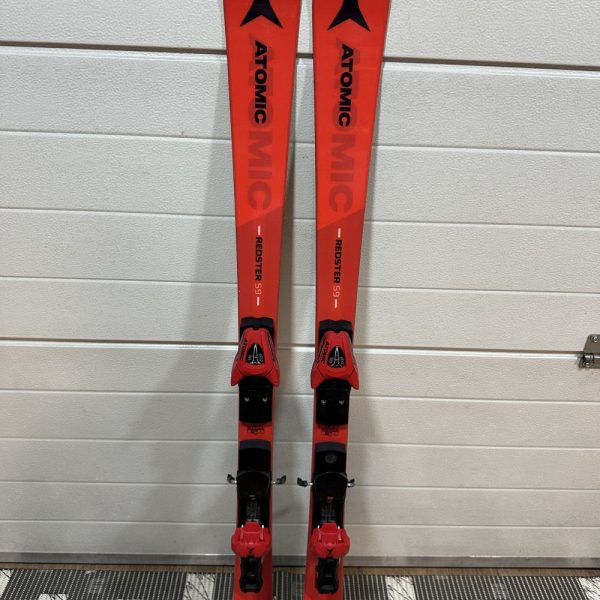 Atomic Redster S9 Rocker 131cm carving síléc