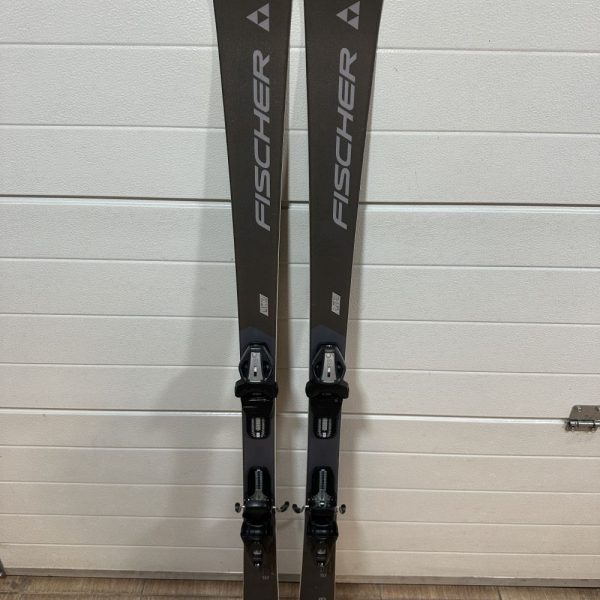 Fischer RC One Lite 68 157cm carving síléc