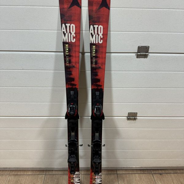 Atomic Nomad Smoke All Mountain 157cm carving síléc