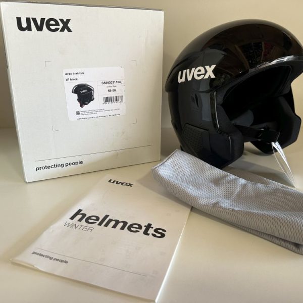 Uvex Invictus All Black sísisak , síbukó 55-56cm ÚJ