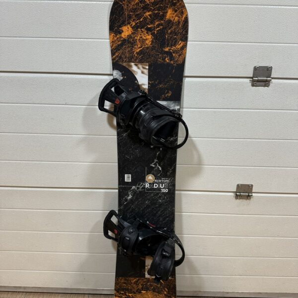 Burton Radius 150cm snowboard kötéssel